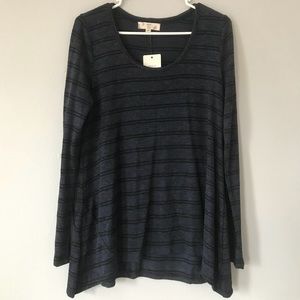 Navy blue flowy long-sleeve shirt